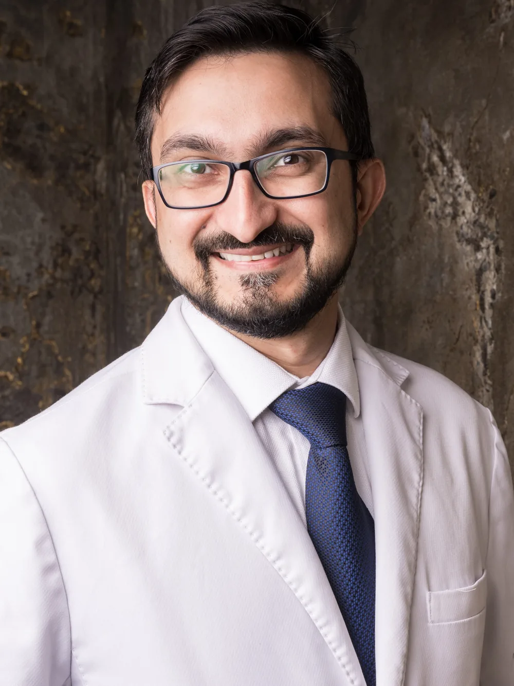 Dr. Shreyas Oza, Endodontic Specialist at Endospecialists
